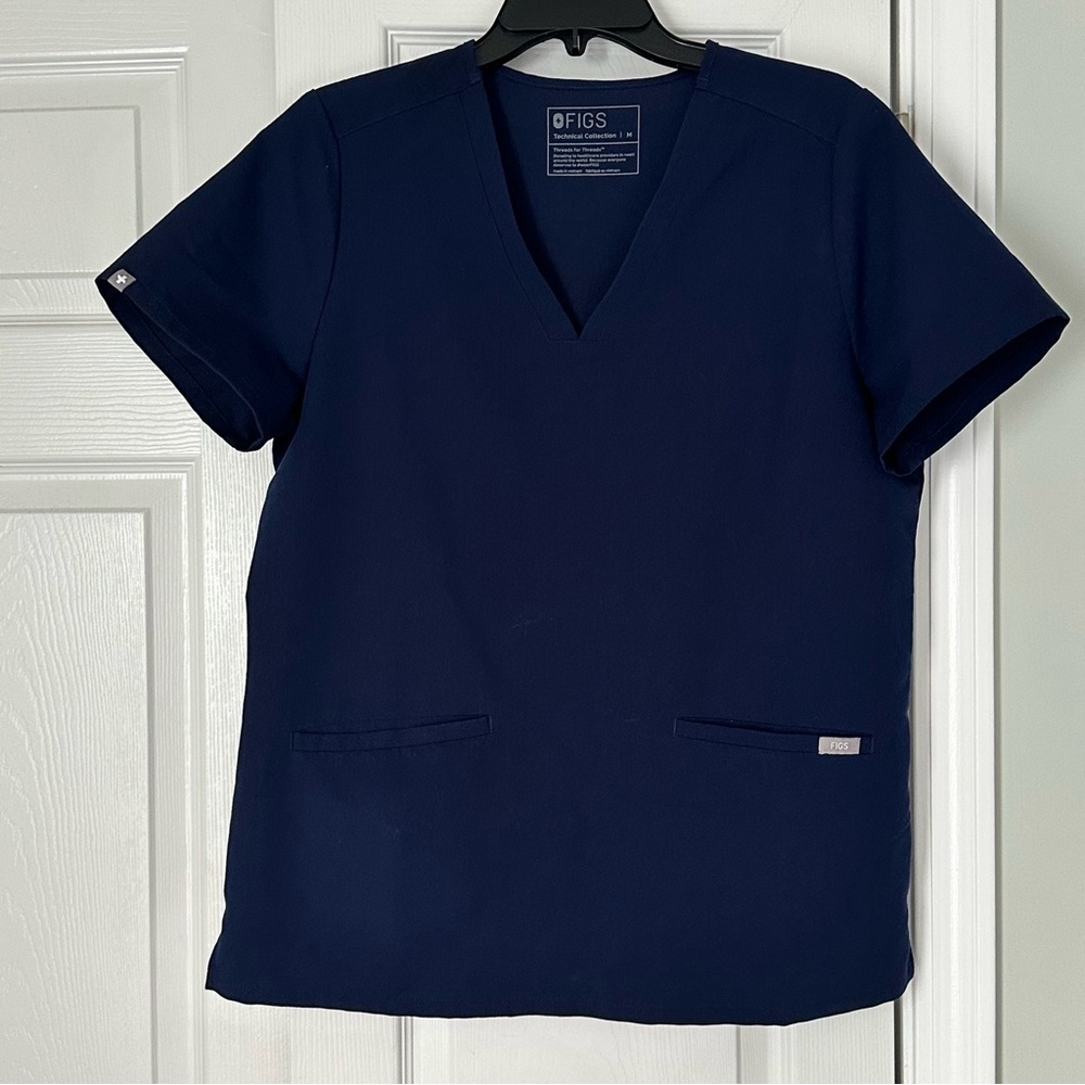 Figs Casma Three-Pocket Scrub Top